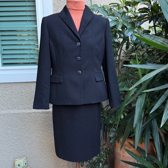 New Vintage Black Kasper skirt set - Picture 1 of 16